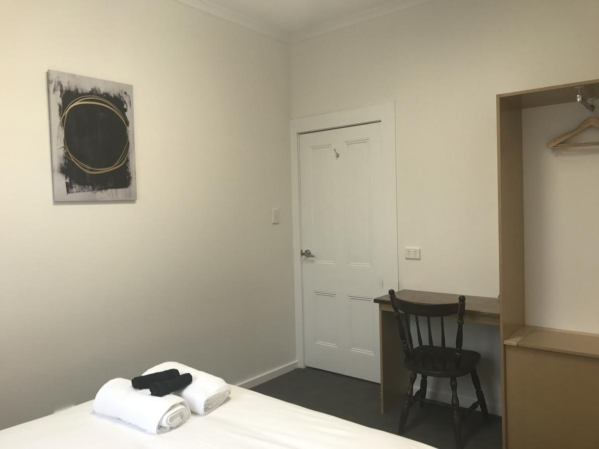Okeefes Hotel Backpackers Launceston Exterior photo